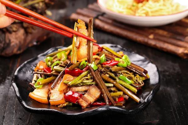 厥菜——山菜之王（被列為致癌蔬菜，可適量食用）